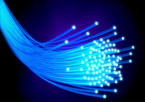 اختراق في تكنولوجيا الألياف بتقسيم الفضاء (SDM)